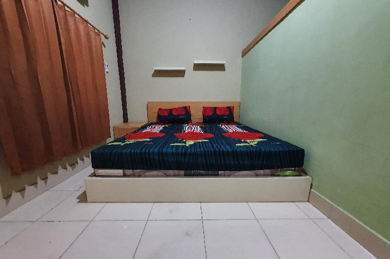OYO 90976 Bagus Family Syariah - Oda