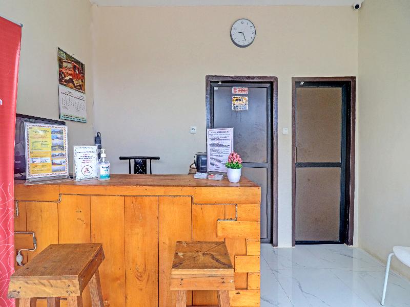 Steze Guesthouse Syariah Telanaipura by ZUZU - Lobi