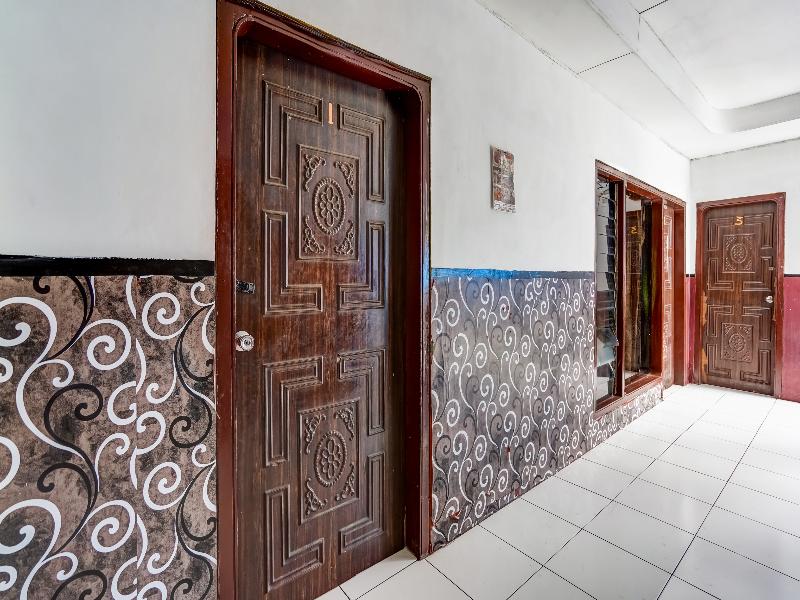 SPOT ON 91060 Villa Wijaya Homestay - Lobi