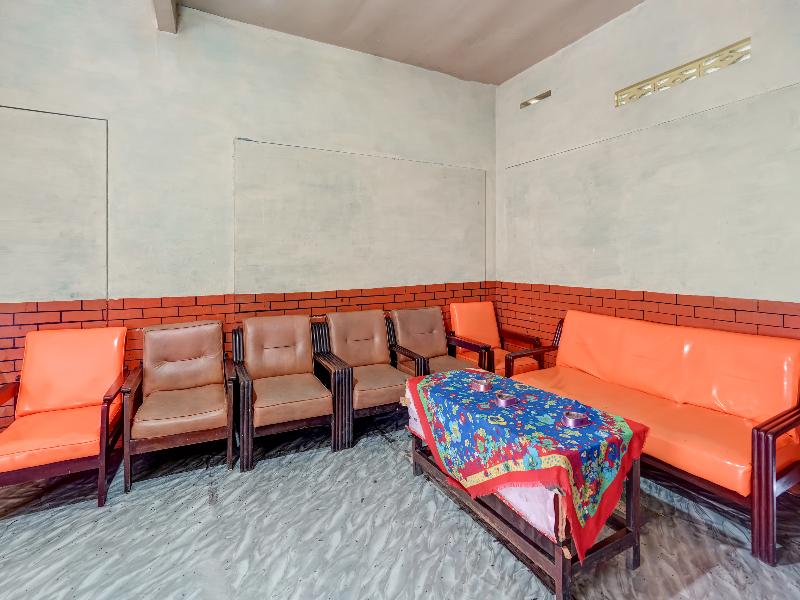 SPOT ON 91060 Villa Wijaya Homestay - Lobi
