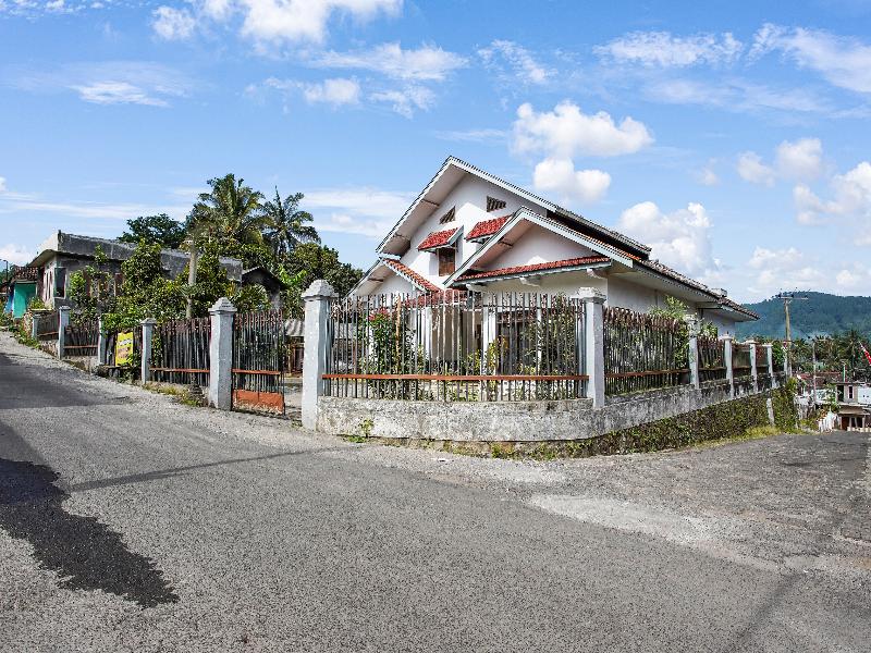OYO Homes 91103 Desa Wisata Lembah Gunung Tumpeng - Genel