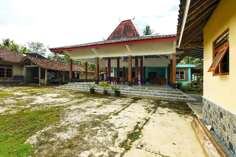 OYO Homes 91119 Desa Wisata Brajan - Genel