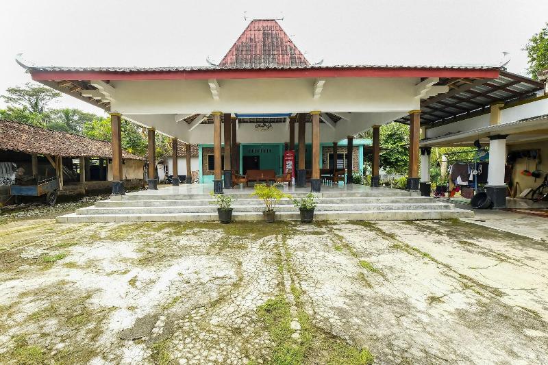 OYO Homes 91119 Desa Wisata Brajan - Genel