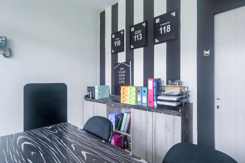 OYO 91139 Skyland Bogorienze Apartment - Lobi