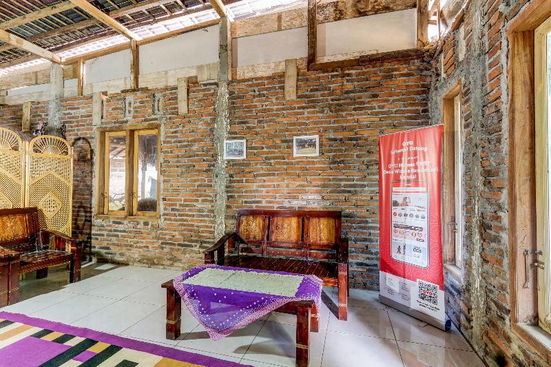 OYO Homes 91157 Desa Wisata Bendosari Kendal - Lobi