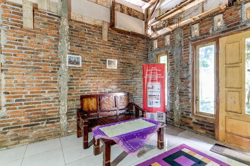 OYO Homes 91157 Desa Wisata Bendosari Kendal - Lobi