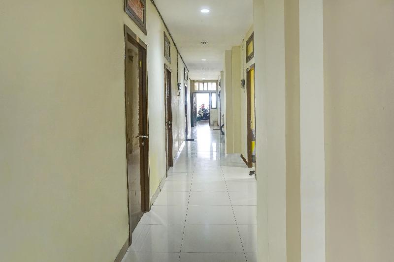 OYO 91182 Kos'ta Homestay Makassar - Lobi