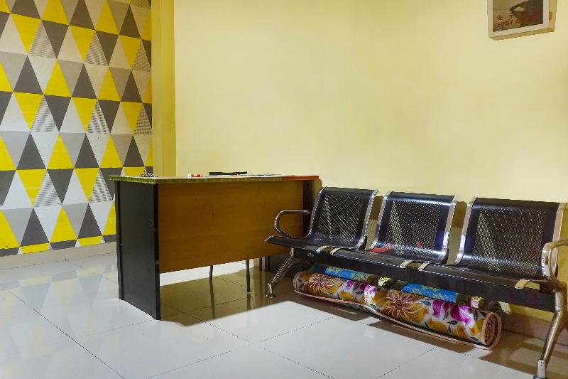 OYO 91182 Kos'ta Homestay Makassar - Lobi