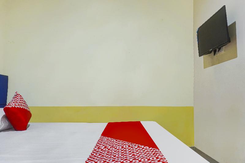 OYO 91182 Kos'ta Homestay Makassar - Oda