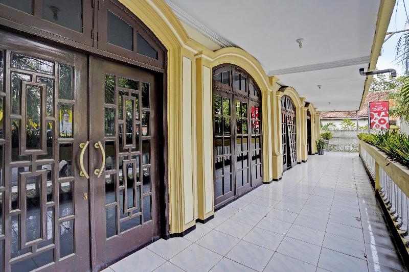 OYO 91198 Hotel Mahkota 2 Lamongan - Lobi