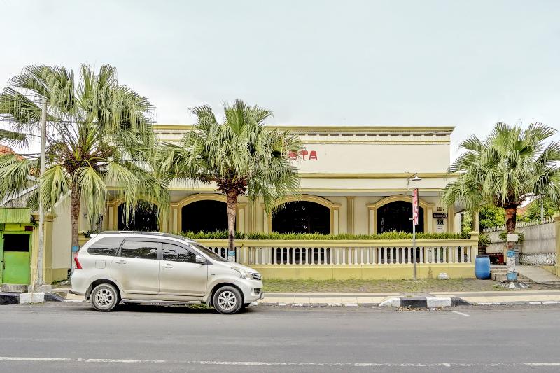 OYO 91198 Hotel Mahkota 2 Lamongan - Genel