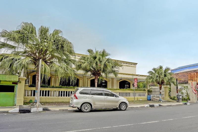 OYO 91198 Hotel Mahkota 2 Lamongan - Genel