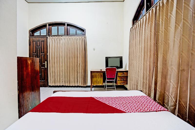 OYO 91198 Hotel Mahkota 2 Lamongan - Oda