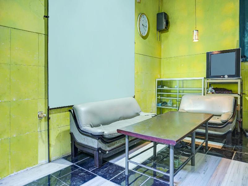 SPOT ON 91205 Rindang Guesthouse Syariah - Lobi