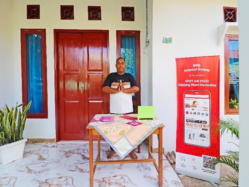 SPOT ON 91222 Kanjeng Mami Homestay Syaria - Lobi