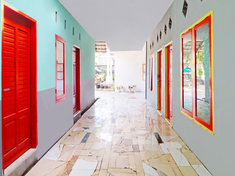 SPOT ON 91222 Kanjeng Mami Homestay Syaria - Genel