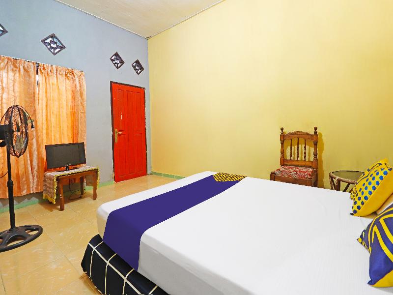 SPOT ON 91222 Kanjeng Mami Homestay Syaria - Oda