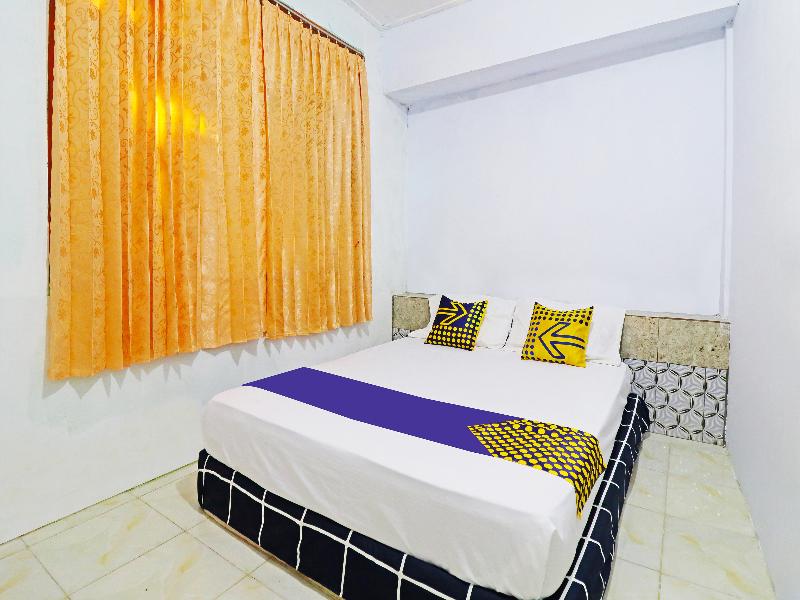SPOT ON 91222 Kanjeng Mami Homestay Syaria - Oda