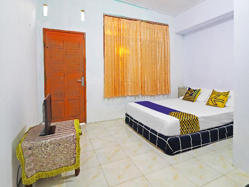 SPOT ON 91222 Kanjeng Mami Homestay Syaria - Oda