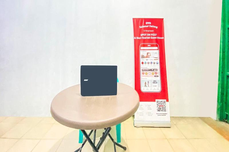 SPOT ON 91227 Al Bayt Syariah Guest House - Lobi