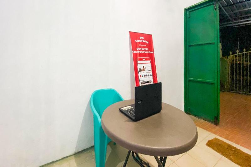SPOT ON 91227 Al Bayt Syariah Guest House - Lobi