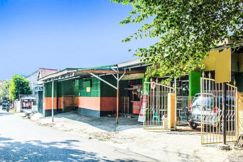SPOT ON 91227 Al Bayt Syariah Guest House - Genel