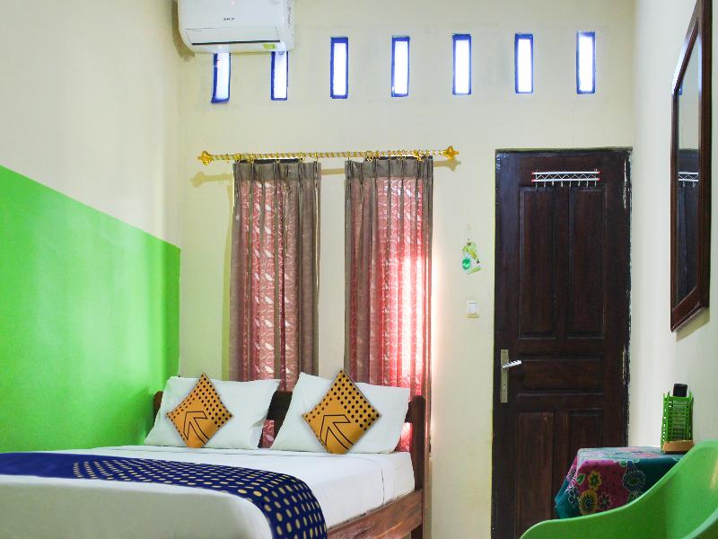 SPOT ON 91227 Al Bayt Syariah Guest House - Oda