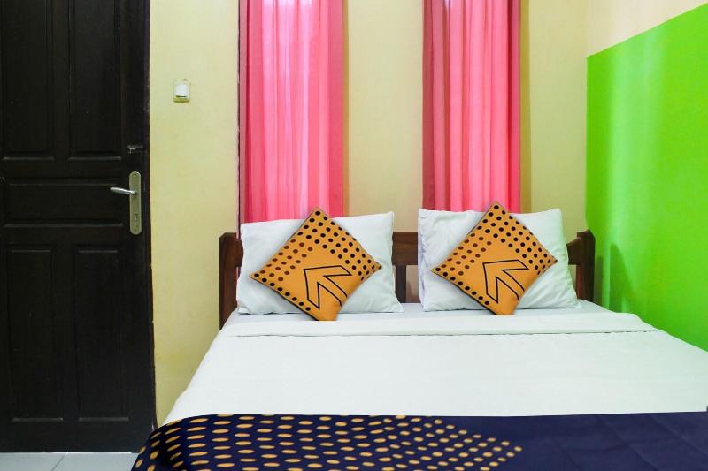 SPOT ON 91227 Al Bayt Syariah Guest House - Oda