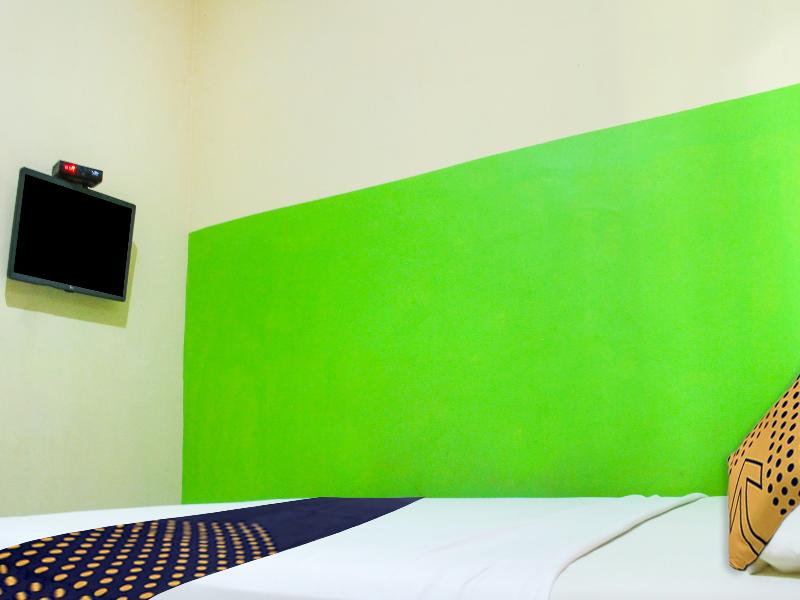 SPOT ON 91227 Al Bayt Syariah Guest House - Oda
