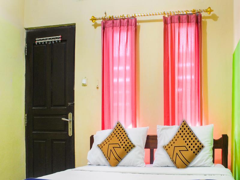 SPOT ON 91227 Al Bayt Syariah Guest House - Oda