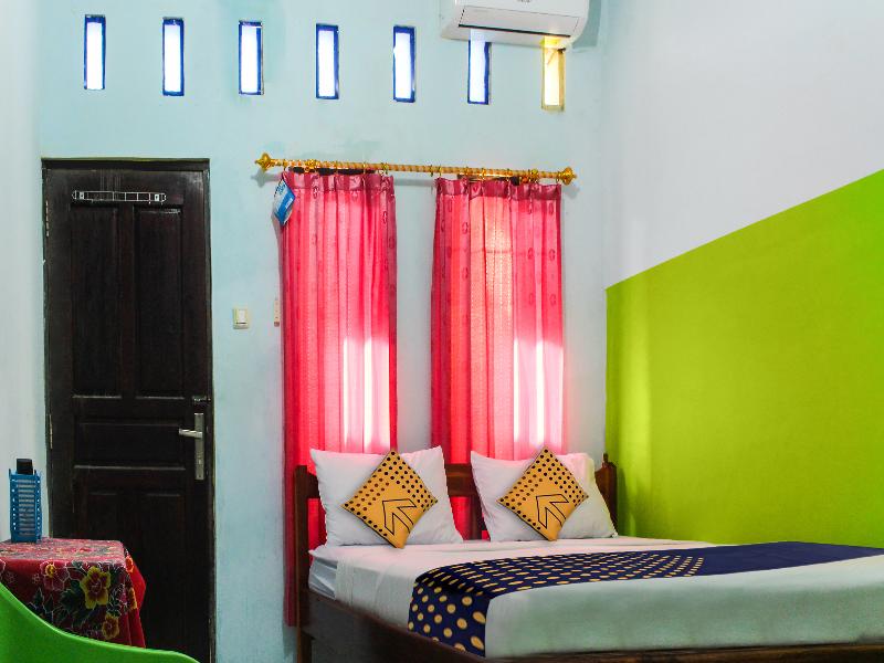 SPOT ON 91227 Al Bayt Syariah Guest House - Oda