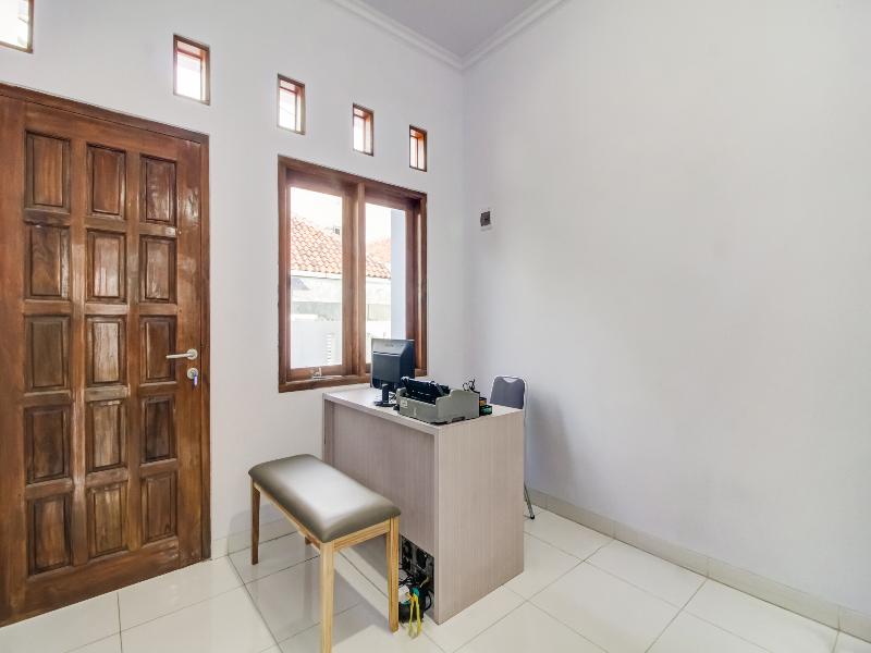 Bina Syariah Guest House - Lobi