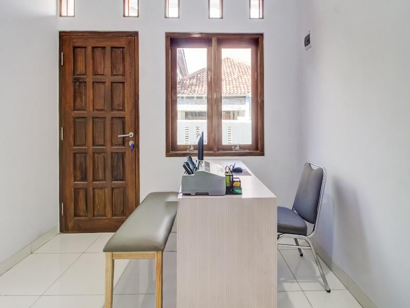 Bina Syariah Guest House - Lobi
