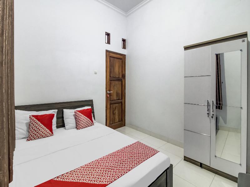 Bina Syariah Guest House - Oda