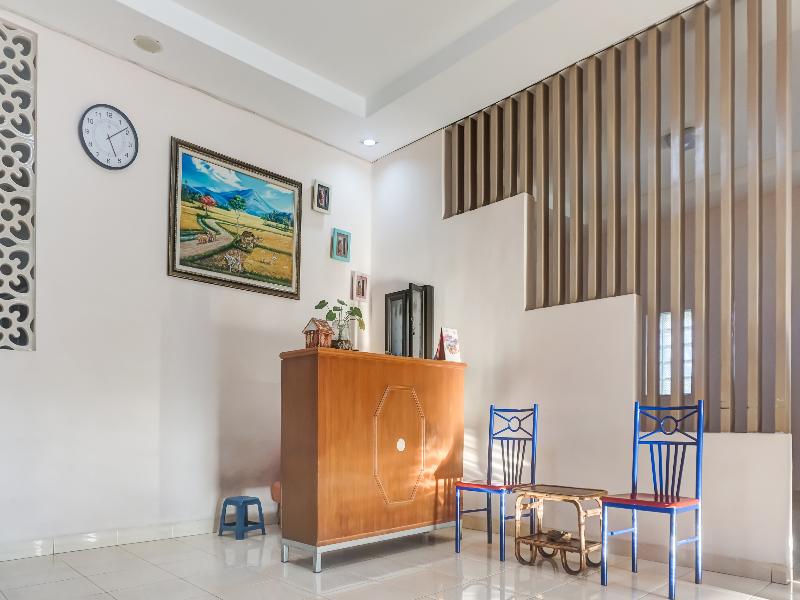Hh Guest House Makassar - Lobi