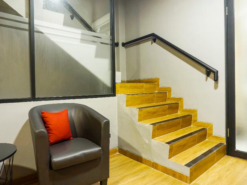 Hotel O Fiducia Capsule Hotel - Lobi