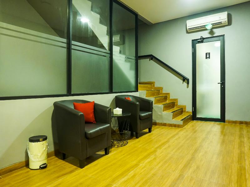 Hotel O Fiducia Capsule Hotel - Lobi