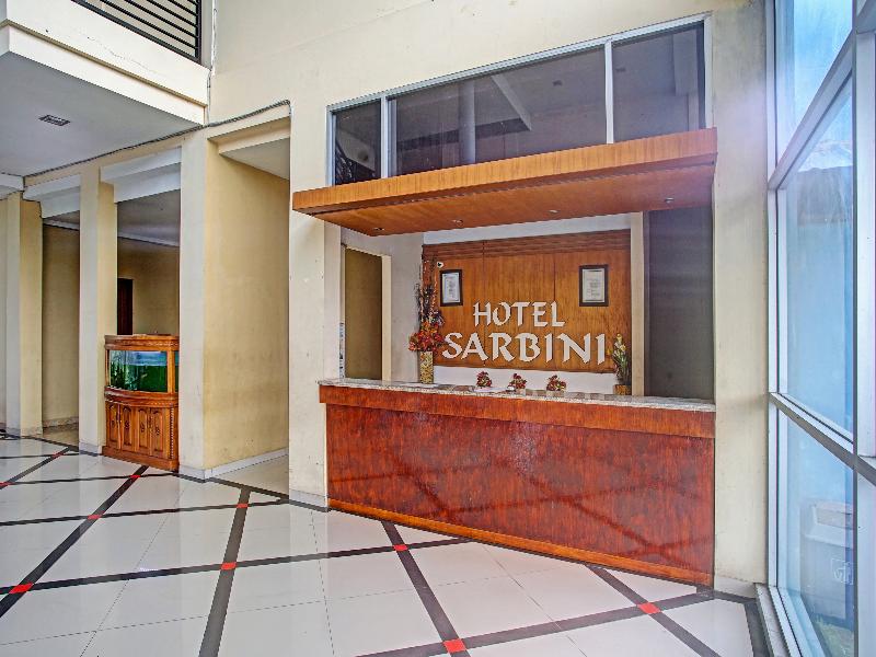 OYO 90947 Hotel Sarbini - Lobi