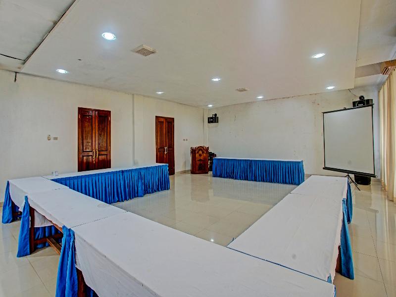 OYO 90947 Hotel Sarbini - Genel