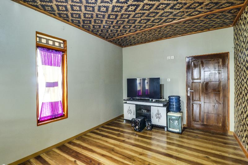 OYO Homes 90956 Desa Wisata Guranteng - Lobi