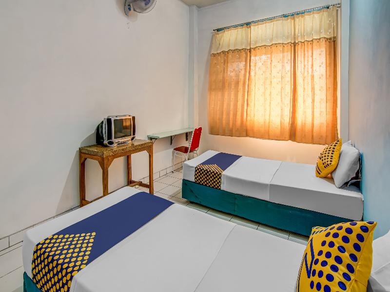 SPOT ON 90964 Hotel Margadana - Oda