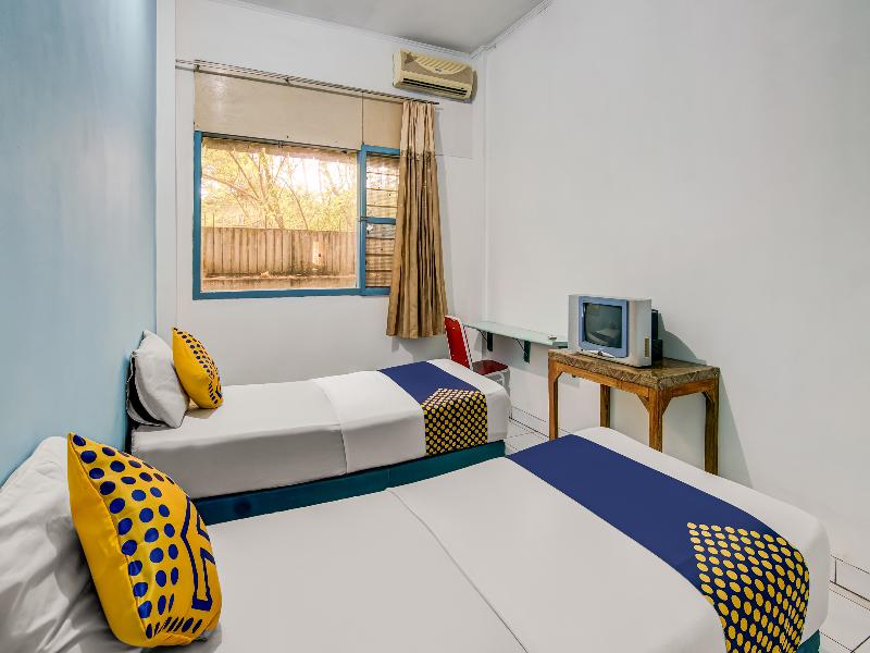 SPOT ON 90964 Hotel Margadana - Oda