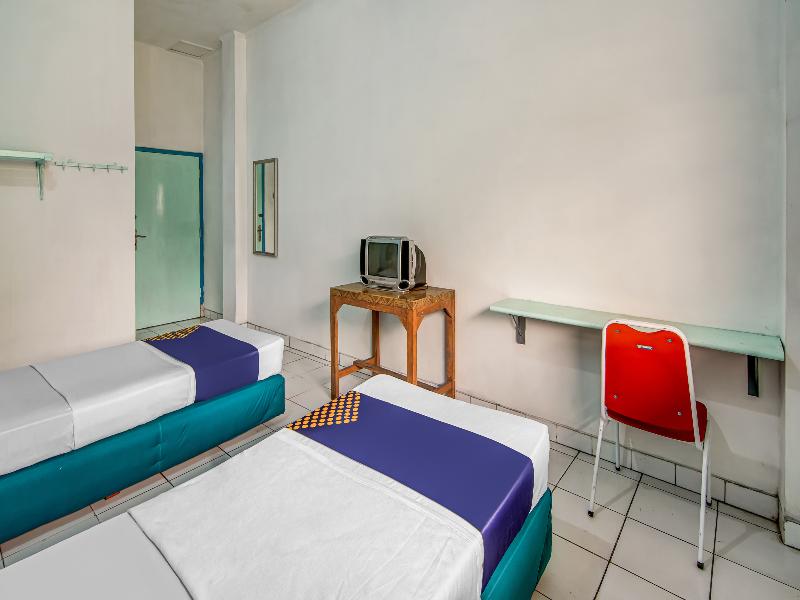 SPOT ON 90964 Hotel Margadana - Oda
