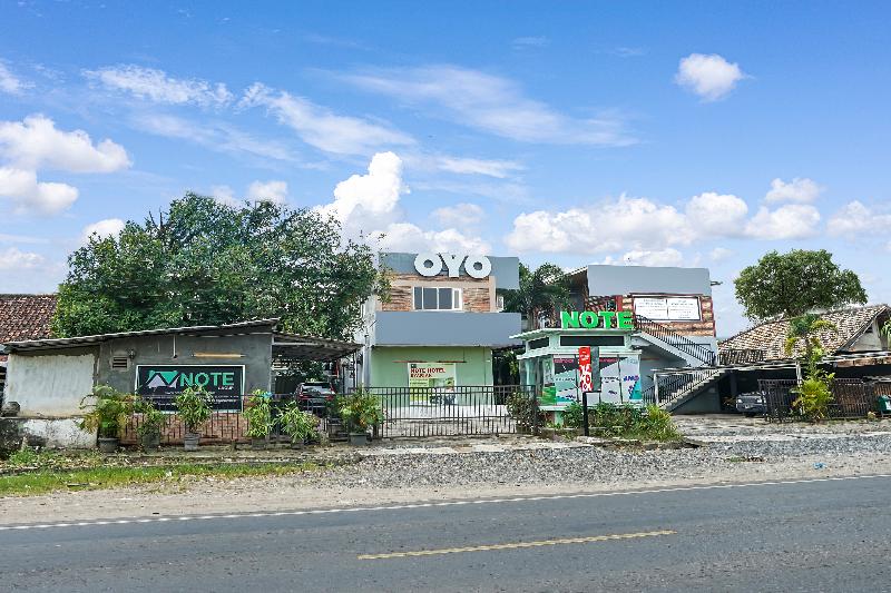 OYO 91027 Note Hotel Syariah - Genel