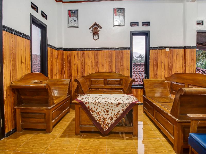 OYO Homes 91153 Desa Wisata Kawasen - Lobi