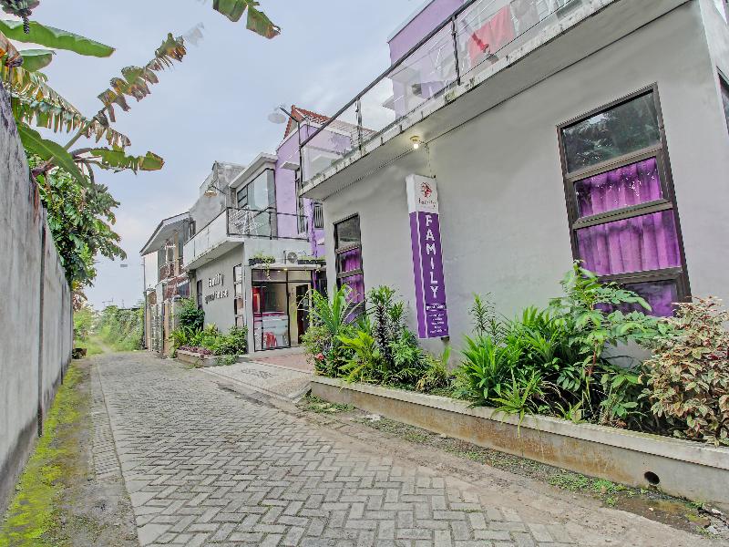 OYO 91202 Family Guest House Syariah - Genel