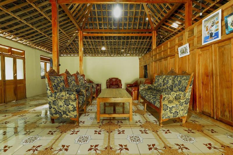 Homes Desa Wisata Wayang Manyaran Wonogi - Lobi
