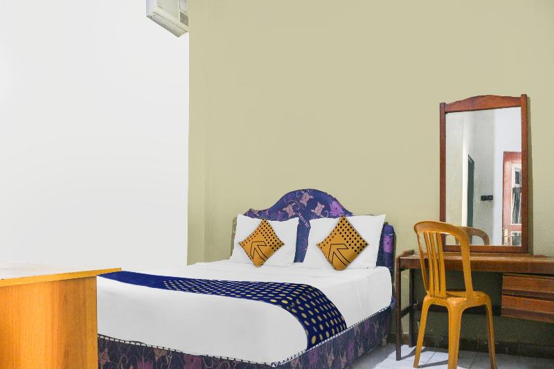 SPOT ON 91212 Hotel Kelimutu - Oda