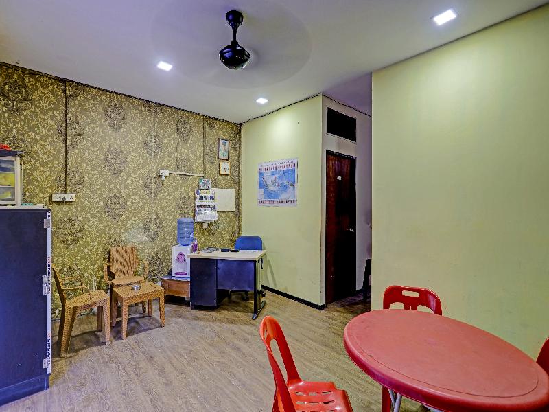 SPOT ON 91267 Sar Inn - Lobi