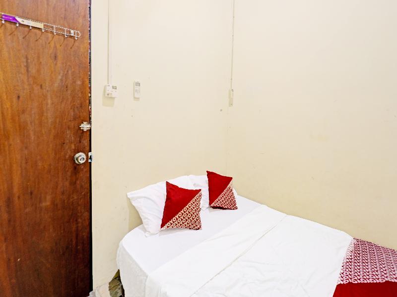 SPOT ON 91267 Sar Inn - Oda